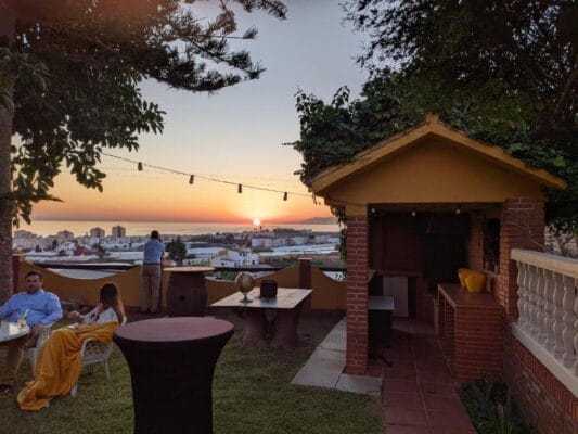 Moteru stovyklos Ispanijoje vila