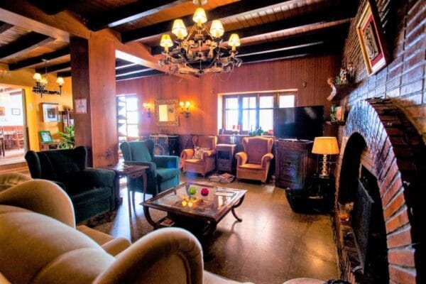 Moteru stovyklos Ispanijoje vila