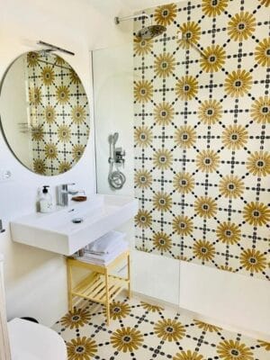 Moteru stovyklos Ispanijoje vila