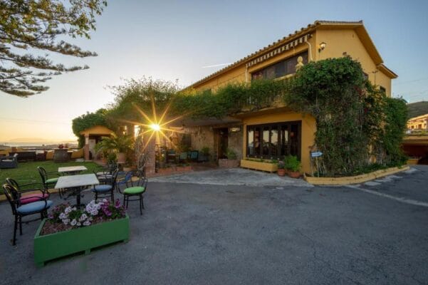 Moteru stovyklos Ispanijoje vila